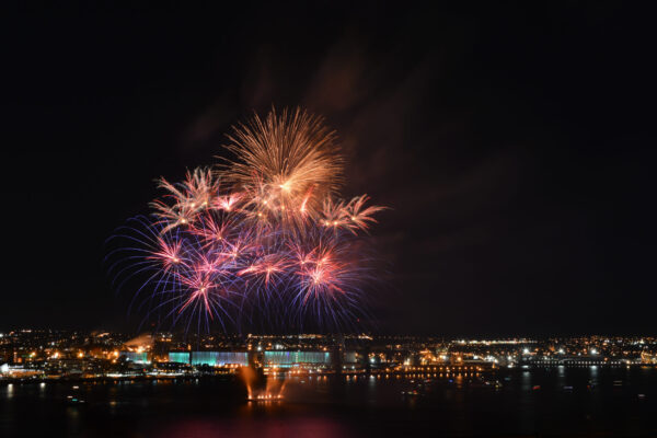 fireworks-2024-12-04-06-13-49-utc